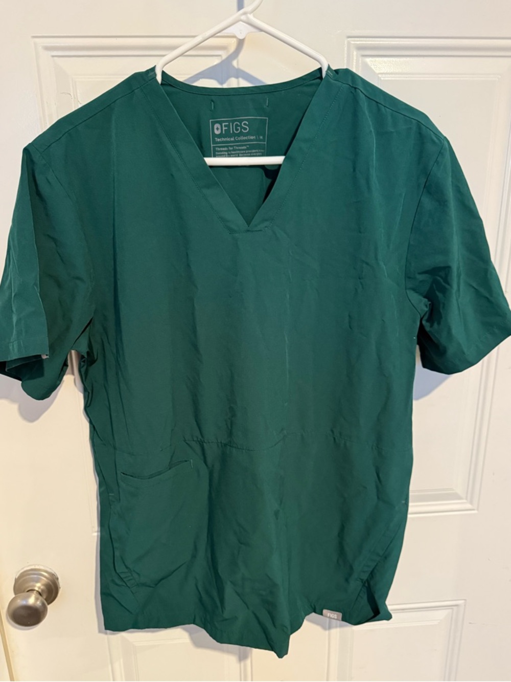 Figs technical collection scrub top